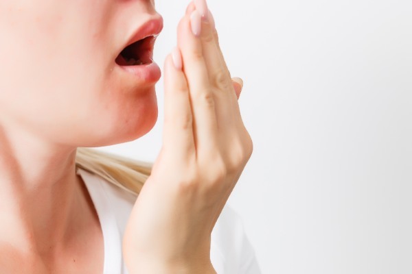 気になる口臭の予防法とは｜口臭の原因や5つの対策